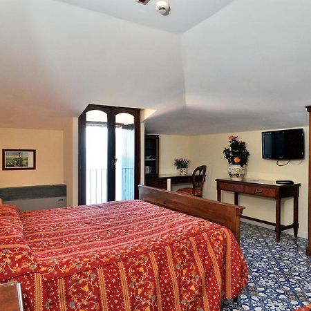 Hotel La Tonnarella Sorrento Dış mekan fotoğraf