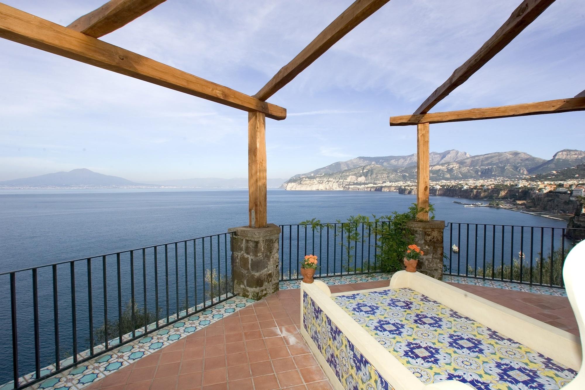 Hotel La Tonnarella Sorrento Dış mekan fotoğraf