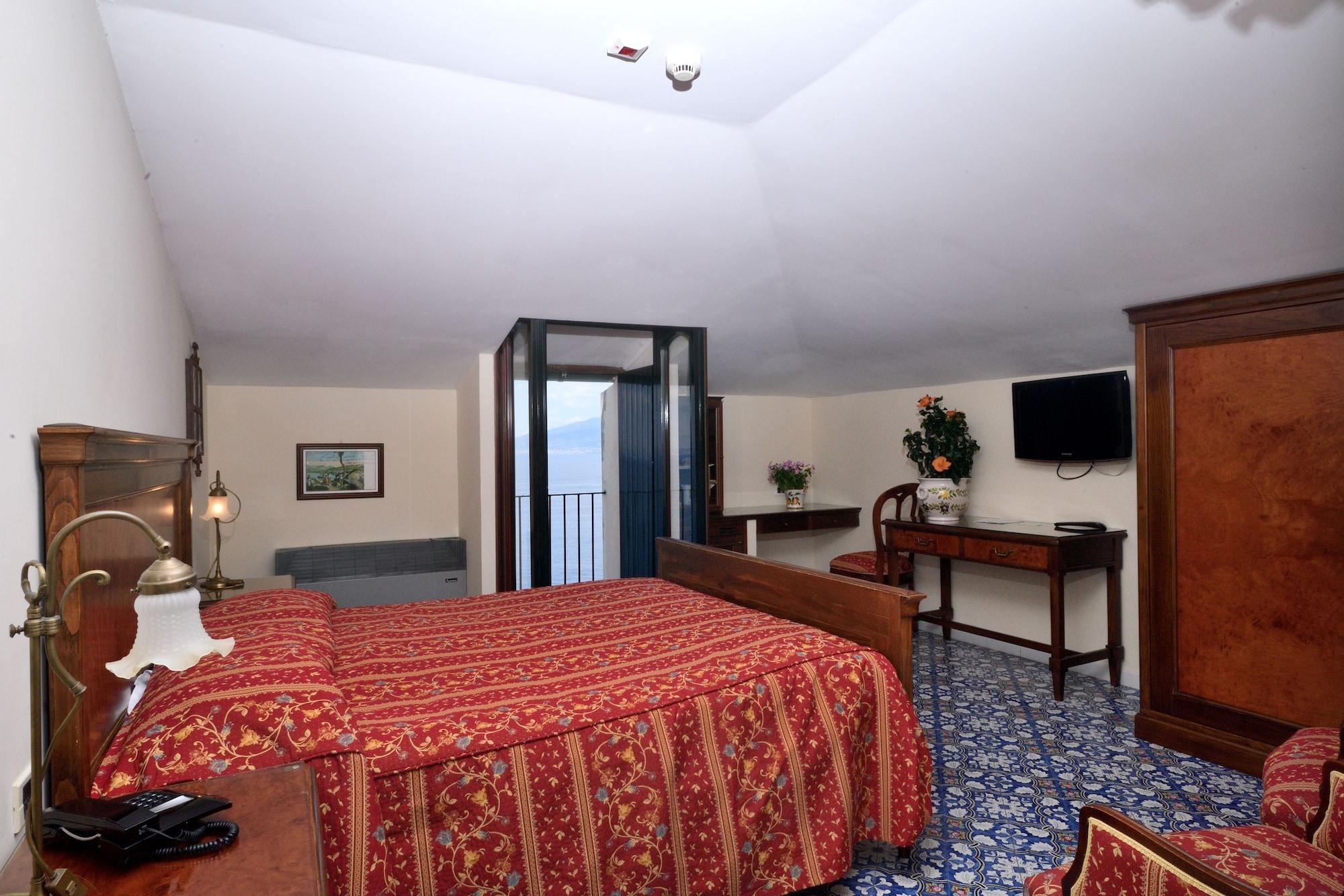 Hotel La Tonnarella Sorrento Dış mekan fotoğraf