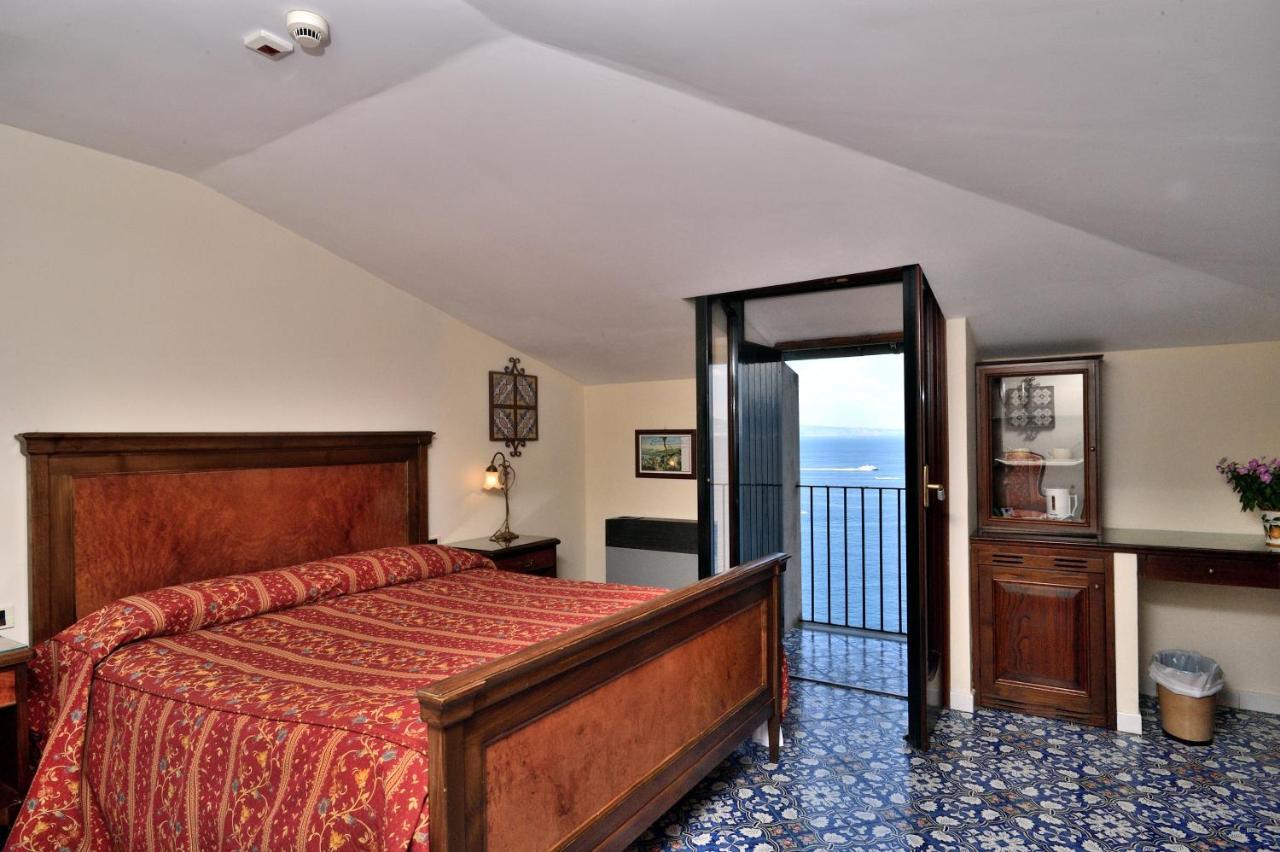 Hotel La Tonnarella Sorrento Dış mekan fotoğraf