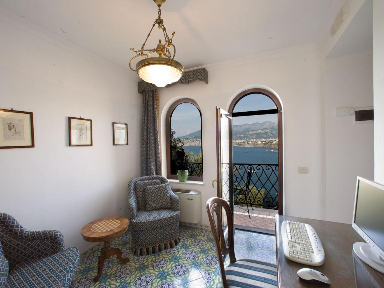 Hotel La Tonnarella Sorrento Dış mekan fotoğraf